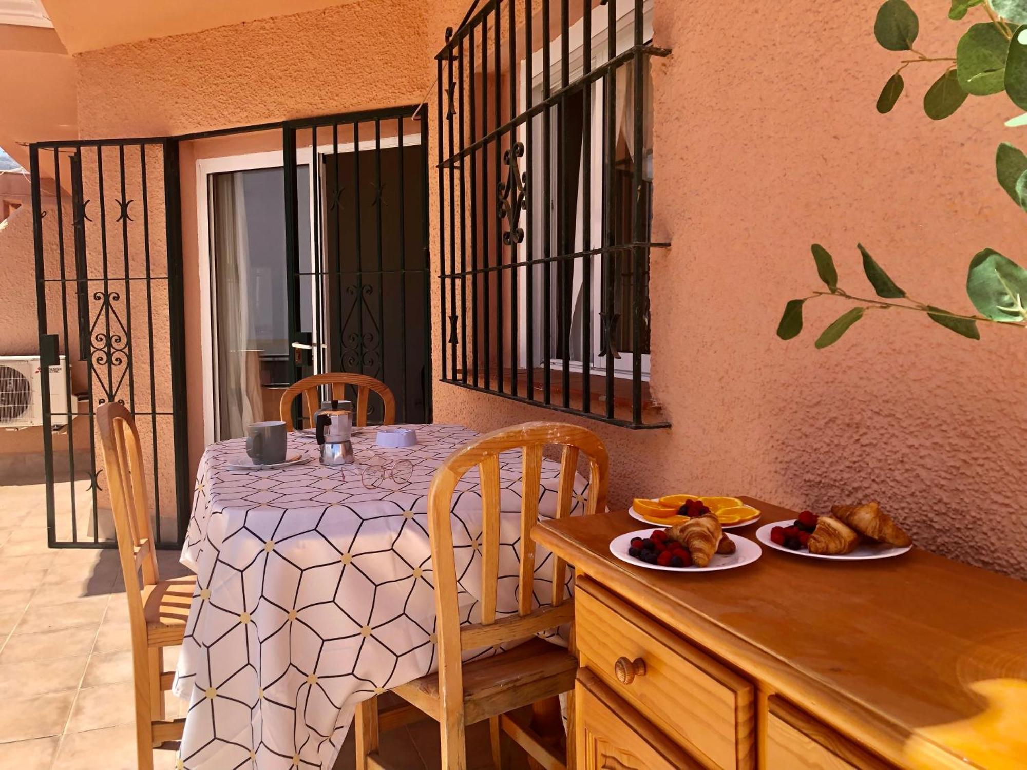 Solymar Apartment *